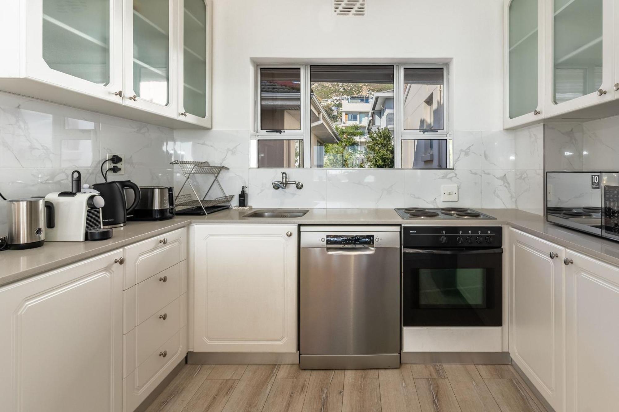 Bantry Bay Pearl - Luxury With Ocean Views *